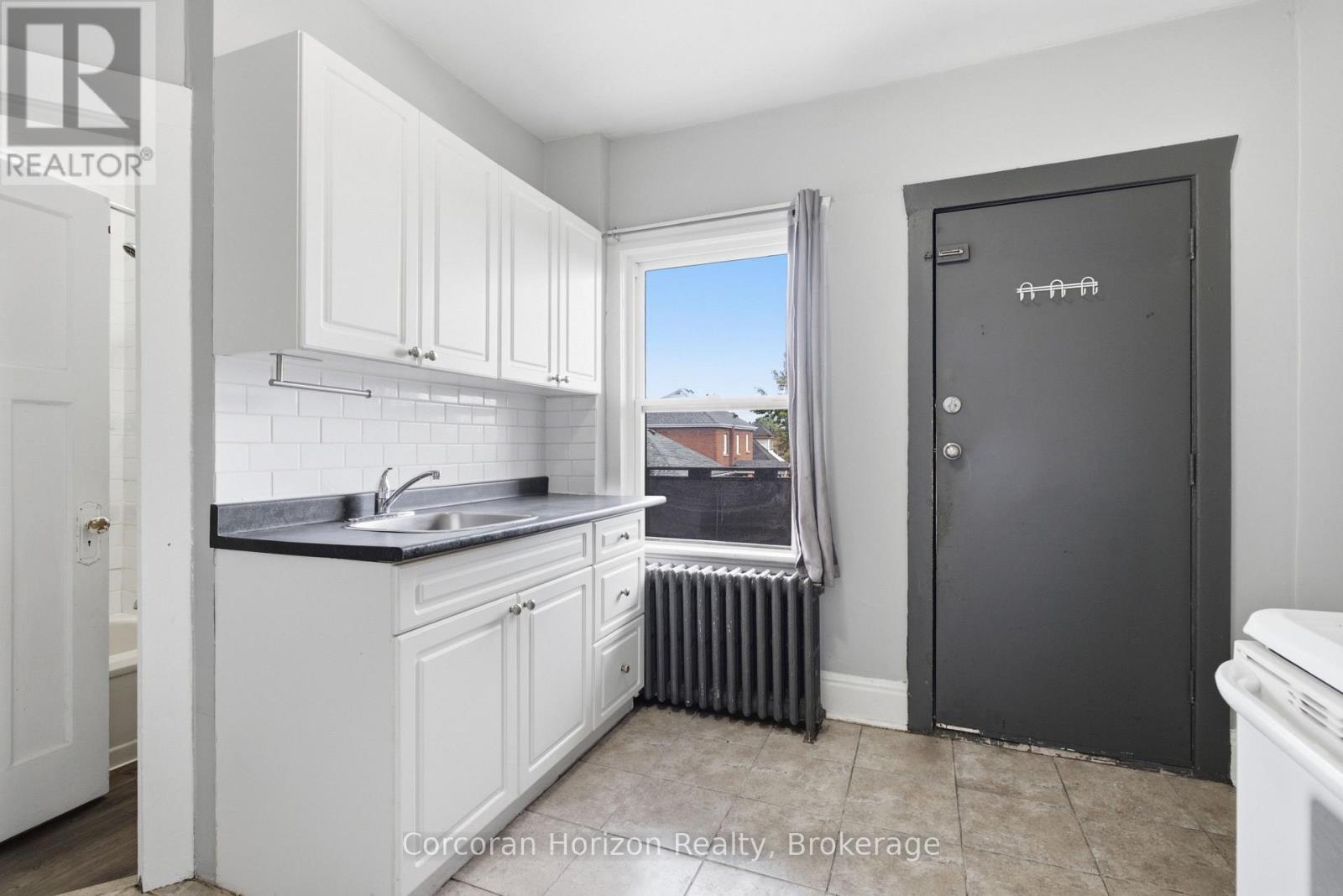 1539-1547 Barton Street E, Hamilton, Ontario  L8H 2X7 - Photo 4 - X13761316