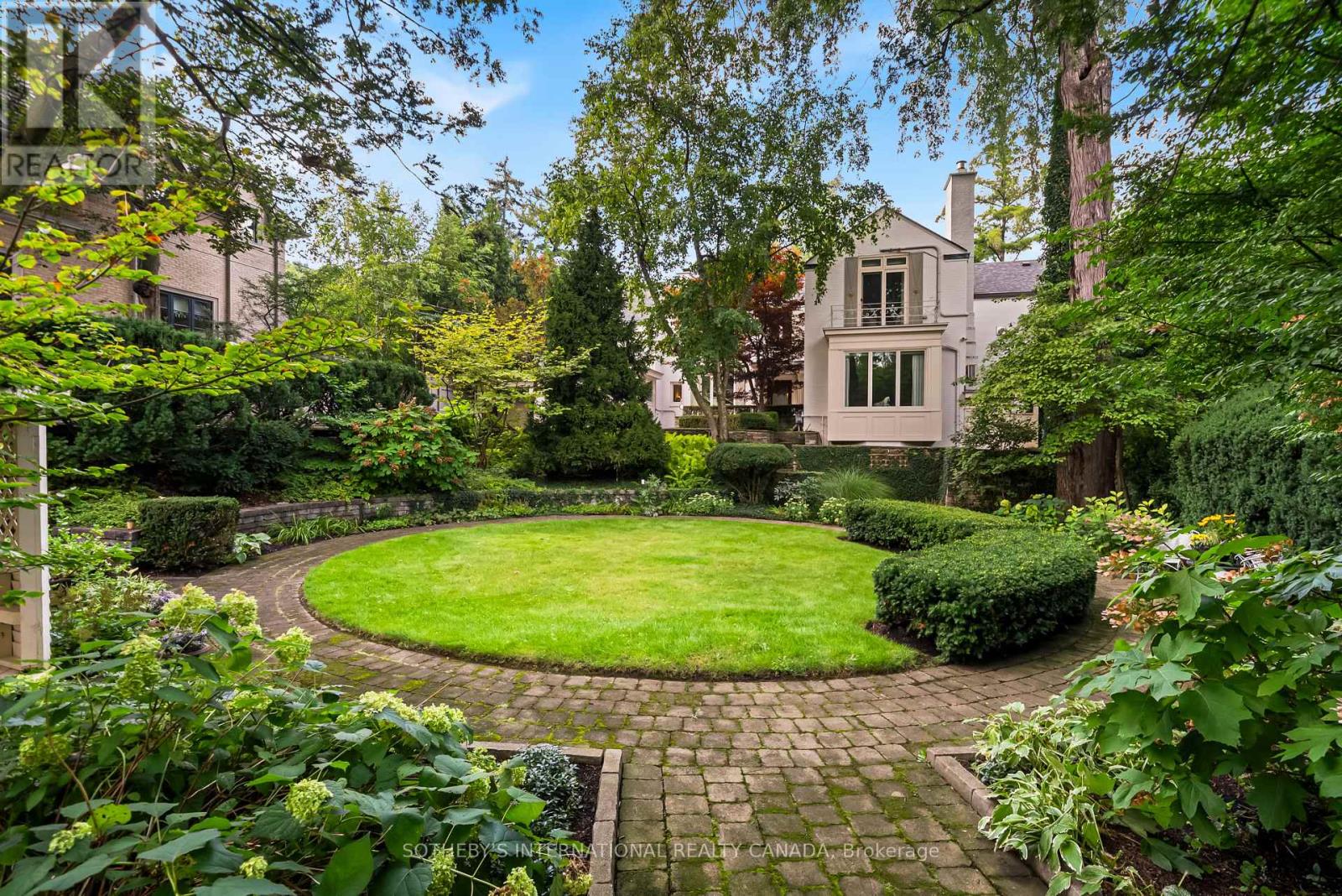12 Forest Glen Crescent, Toronto, Ontario  M4N 2E8 - Photo 2 - C13761240