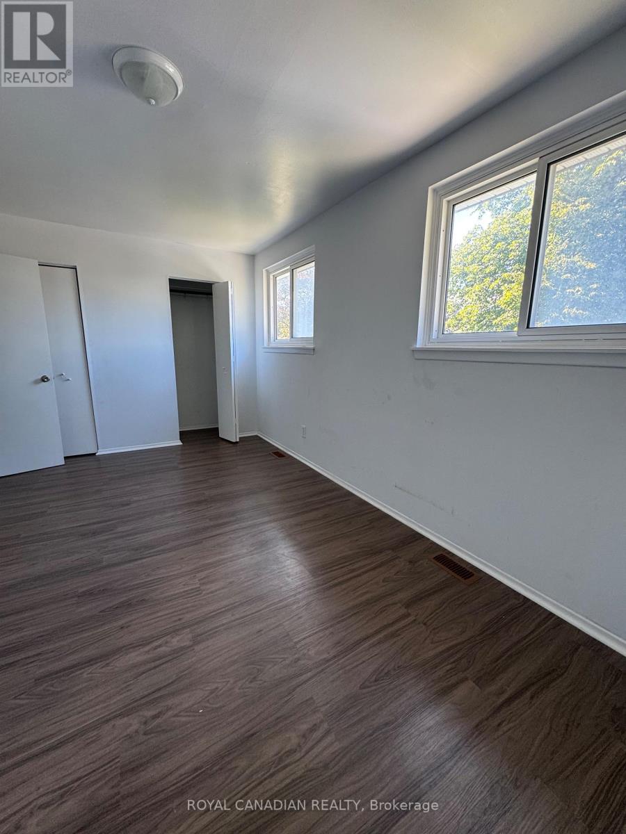 Upper - 357 Durham Court, Oshawa, Ontario  L1J 1W8 - Photo 15 - E13749940