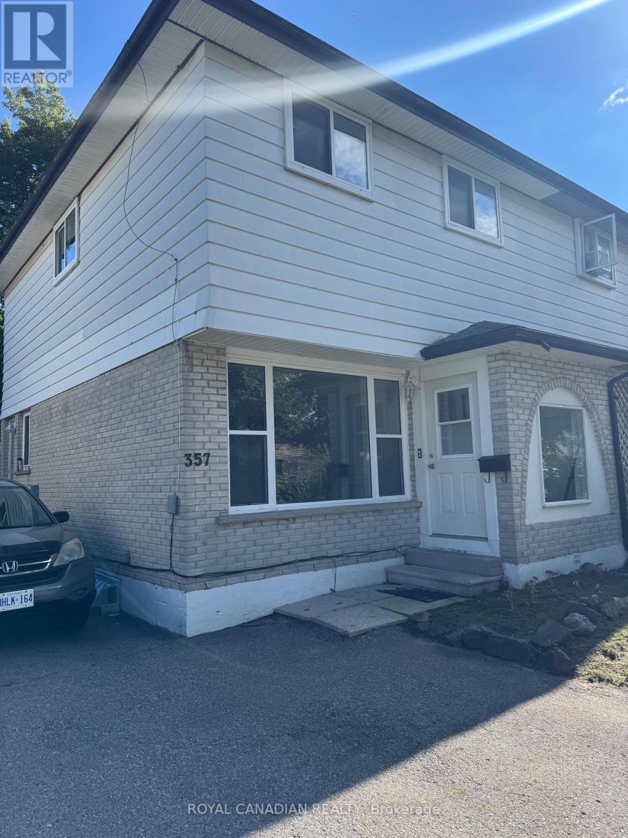 Upper - 357 Durham Court, Oshawa, Ontario  L1J 1W8 - Photo 2 - E13749940