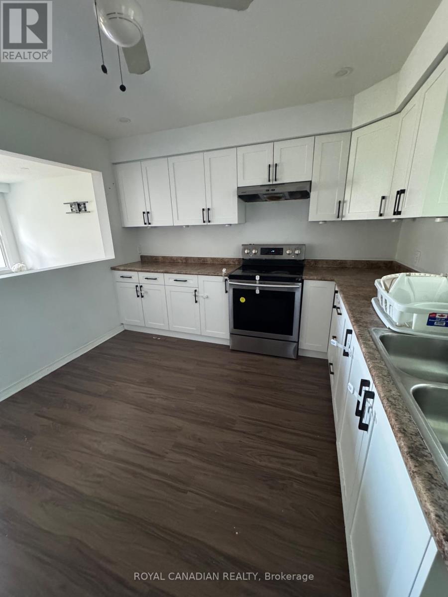 Upper - 357 Durham Court, Oshawa, Ontario  L1J 1W8 - Photo 8 - E13749940