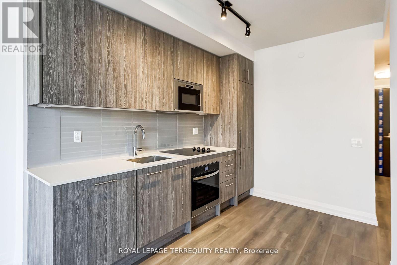 1906 - 286 Main Street, Toronto, Ontario  M4C 0B3 - Photo 13 - E13761254