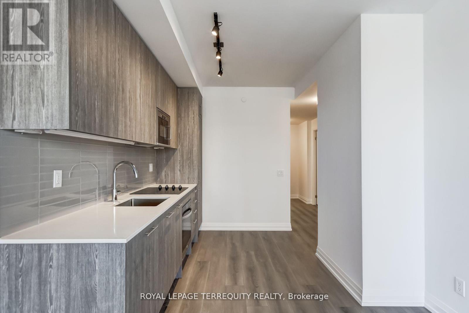 1906 - 286 Main Street, Toronto, Ontario  M4C 0B3 - Photo 14 - E13761254