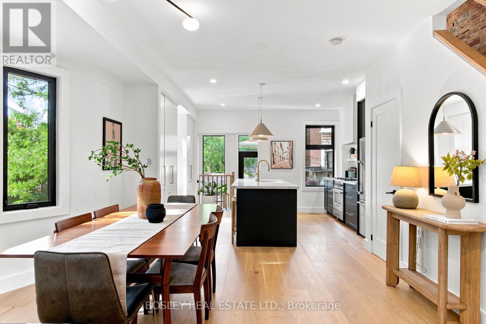 2 Sandford Avenue, Toronto, Ontario  M4L 2E7 - Photo 10 - E13761312