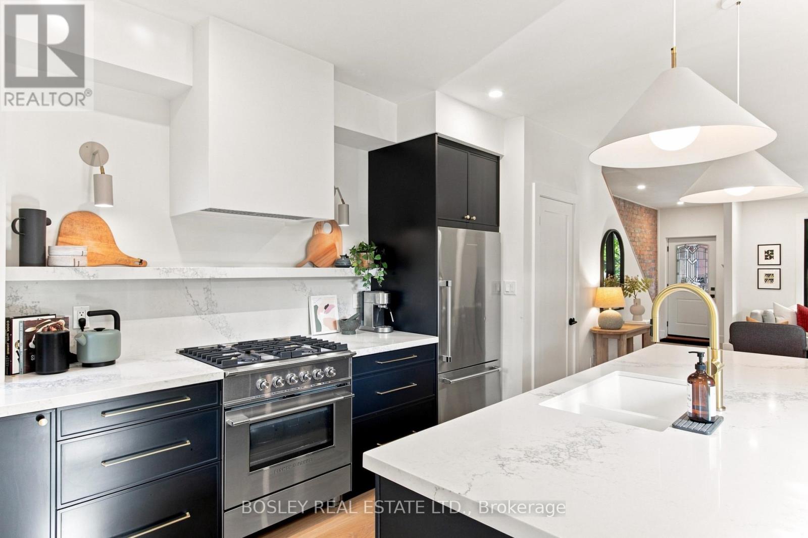 2 Sandford Avenue, Toronto, Ontario  M4L 2E7 - Photo 13 - E13761312