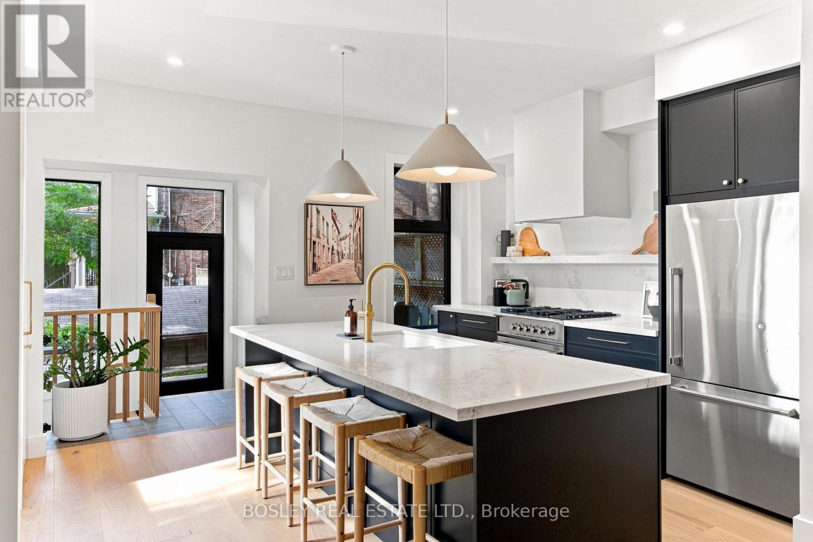 2 Sandford Avenue, Toronto, Ontario  M4L 2E7 - Photo 16 - E13761312