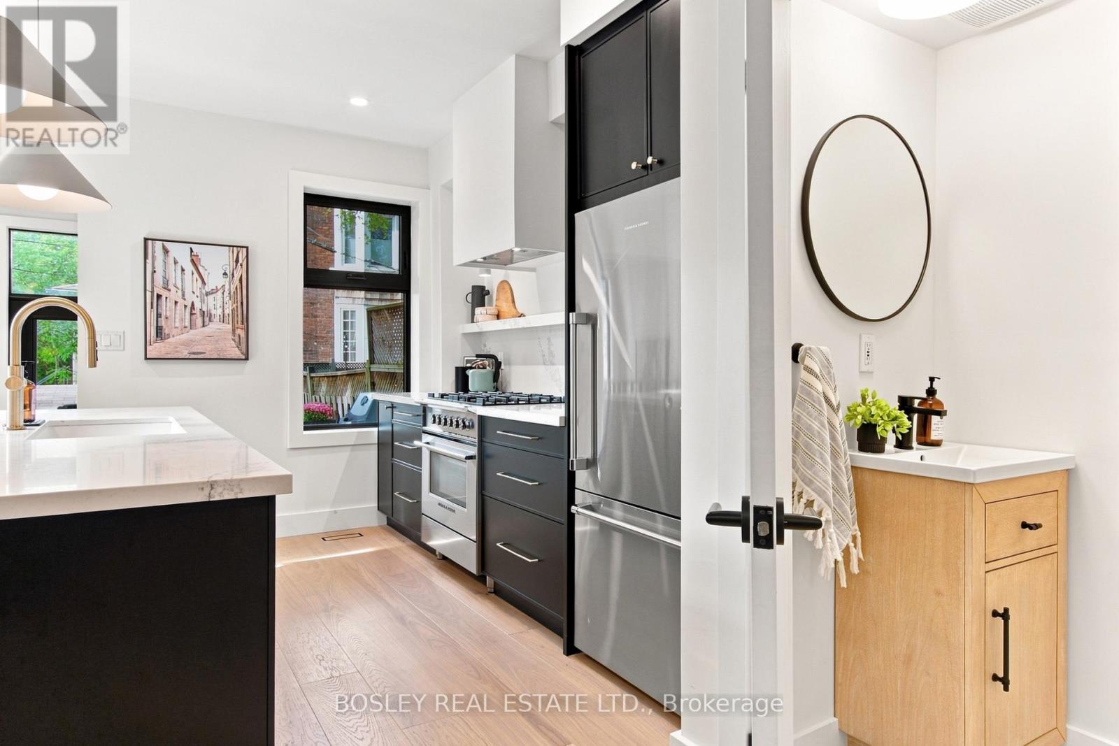 2 Sandford Avenue, Toronto, Ontario  M4L 2E7 - Photo 18 - E13761312