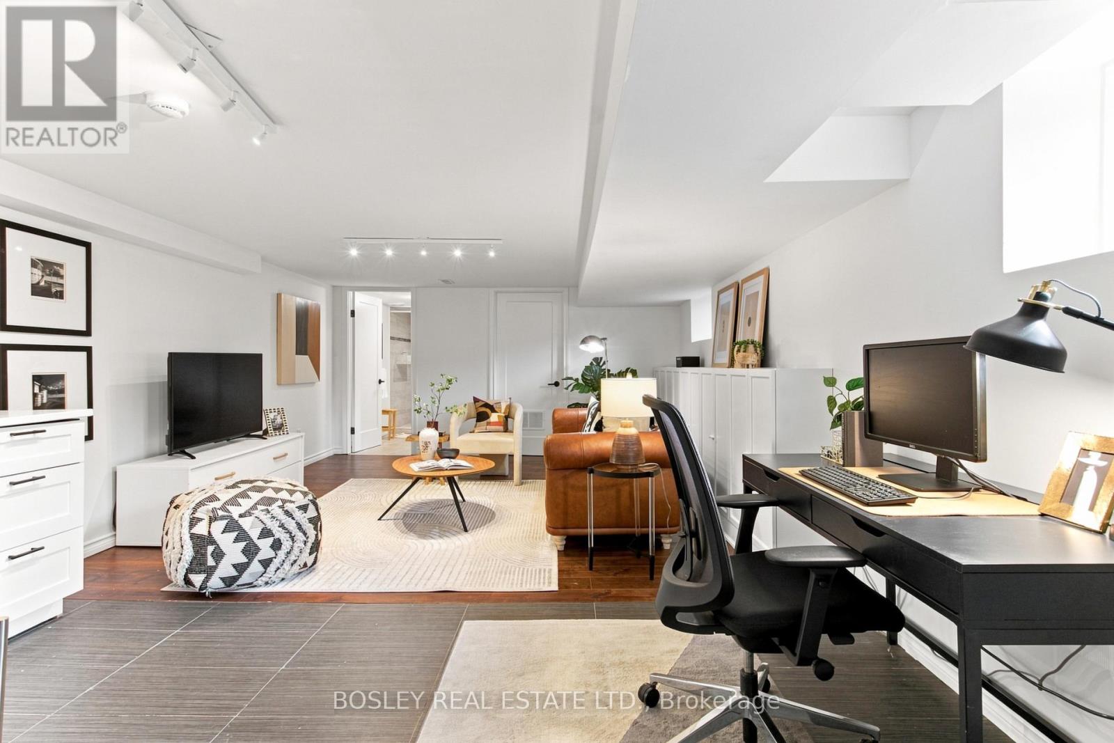 2 Sandford Avenue, Toronto, Ontario  M4L 2E7 - Photo 30 - E13761312