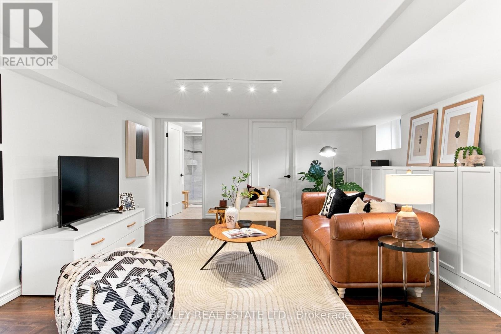 2 Sandford Avenue, Toronto, Ontario  M4L 2E7 - Photo 32 - E13761312