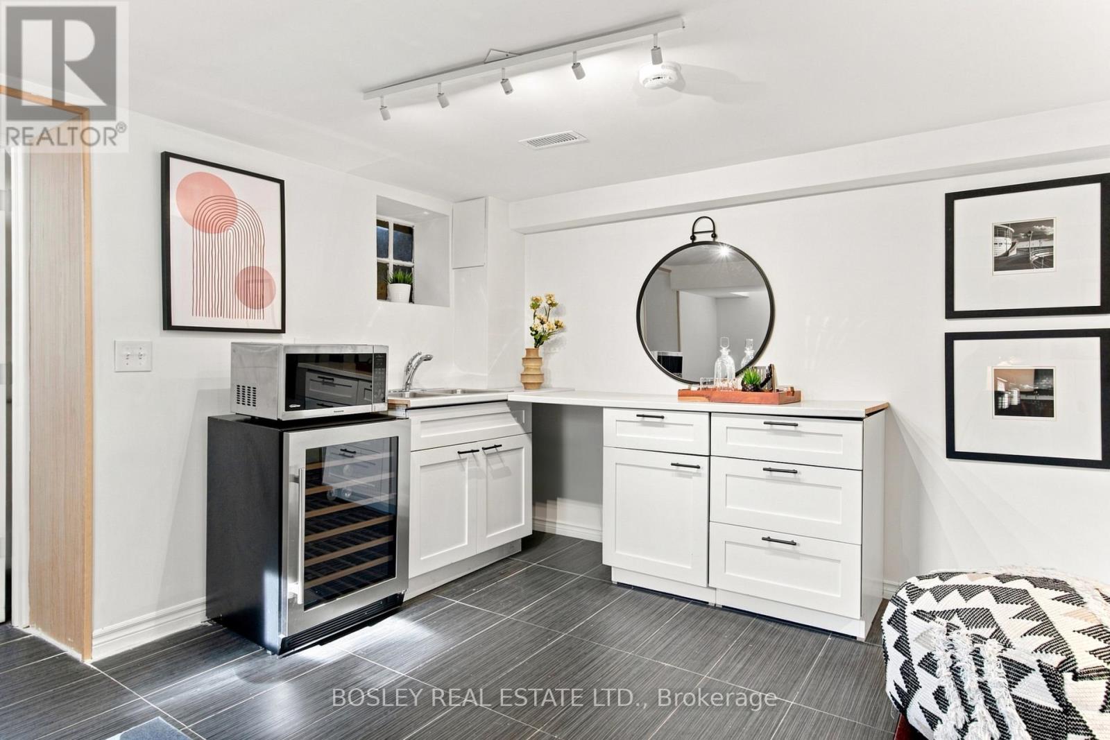 2 Sandford Avenue, Toronto, Ontario  M4L 2E7 - Photo 34 - E13761312