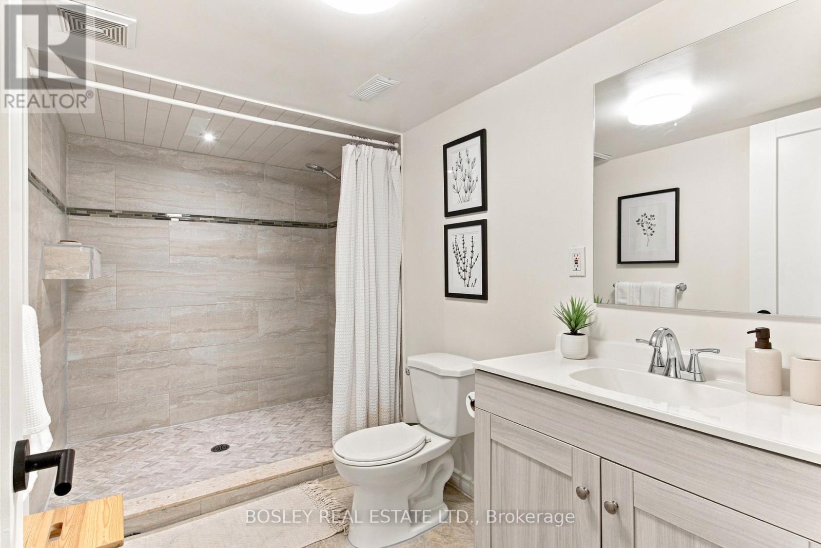2 Sandford Avenue, Toronto, Ontario  M4L 2E7 - Photo 35 - E13761312