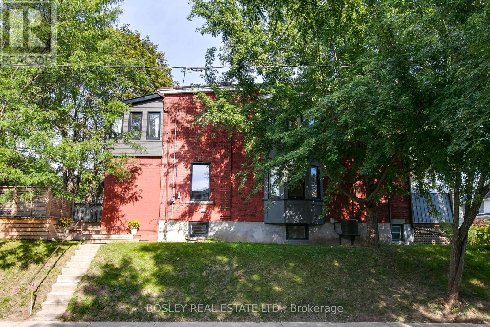 2 Sandford Avenue, Toronto, Ontario  M4L 2E7 - Photo 39 - E13761312
