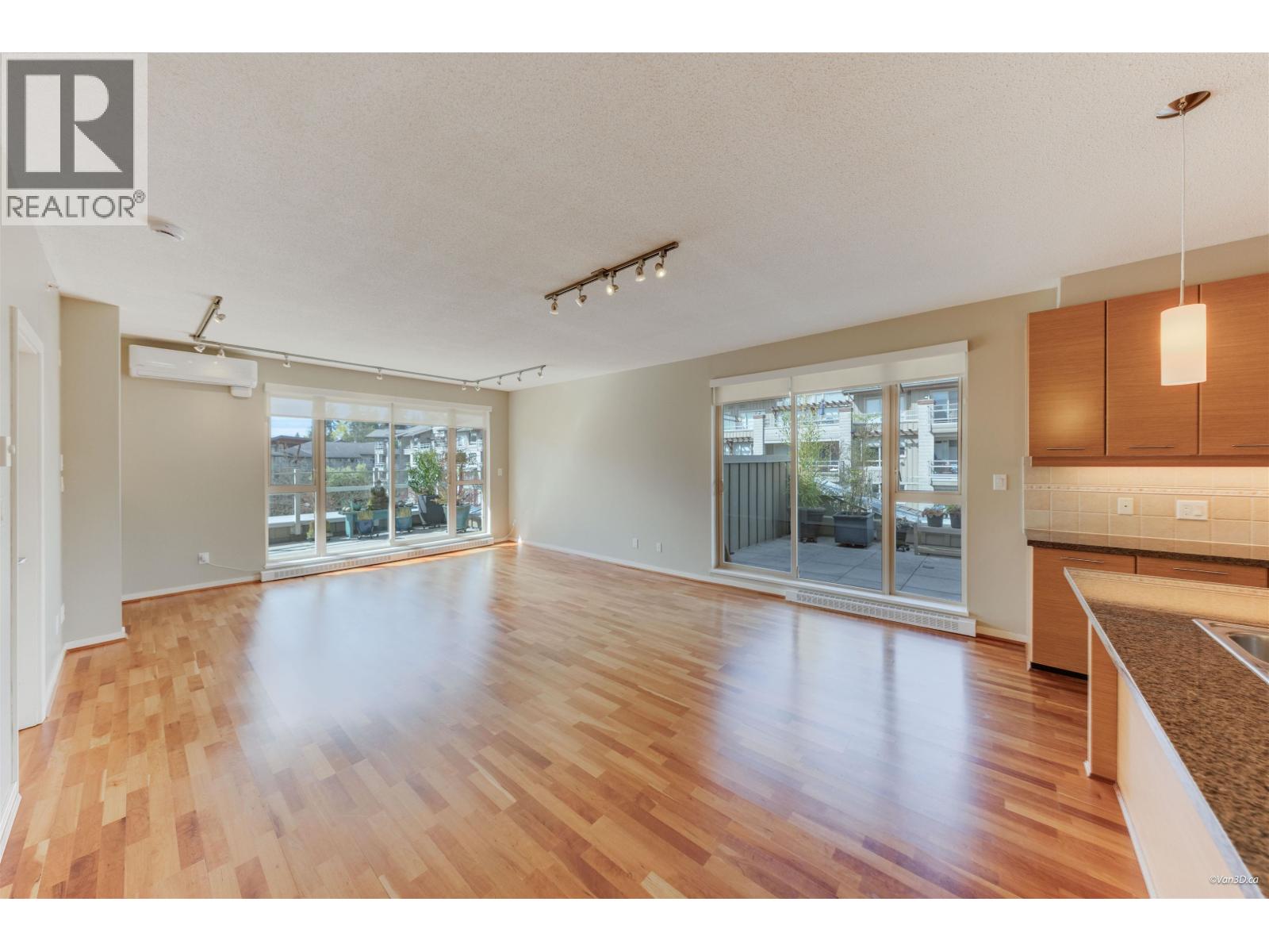 510 530 Raven Woods Drive, North Vancouver, British Columbia  V7G 2T5 - Photo 2 - R3163055