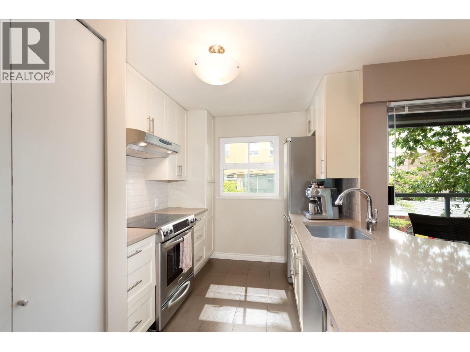 301 2250 W 3rd Avenue, Vancouver, British Columbia  V6K 1L4 - Photo 11 - R3163088