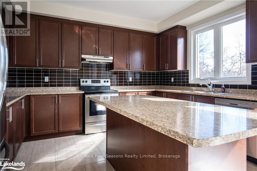 Upper - 90 Kirby Avenue, Collingwood, Ontario  L9Y 5H5 - Photo 10 - S13761226