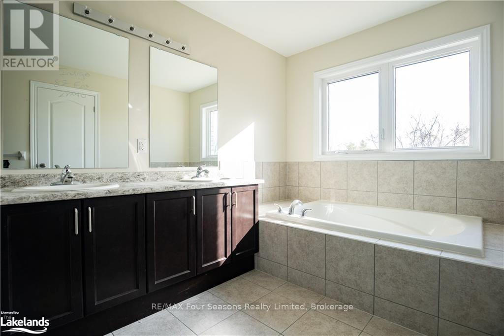 Upper - 90 Kirby Avenue, Collingwood, Ontario  L9Y 5H5 - Photo 27 - S13761226
