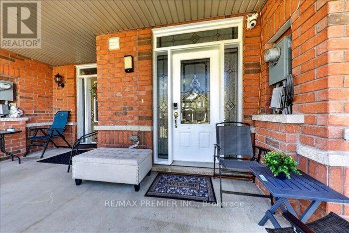 164 Matthewson Avenue, Bradford West Gwillimbury (Bradford), Ontario  L3Z 0N9 - Photo 3 - N13761196