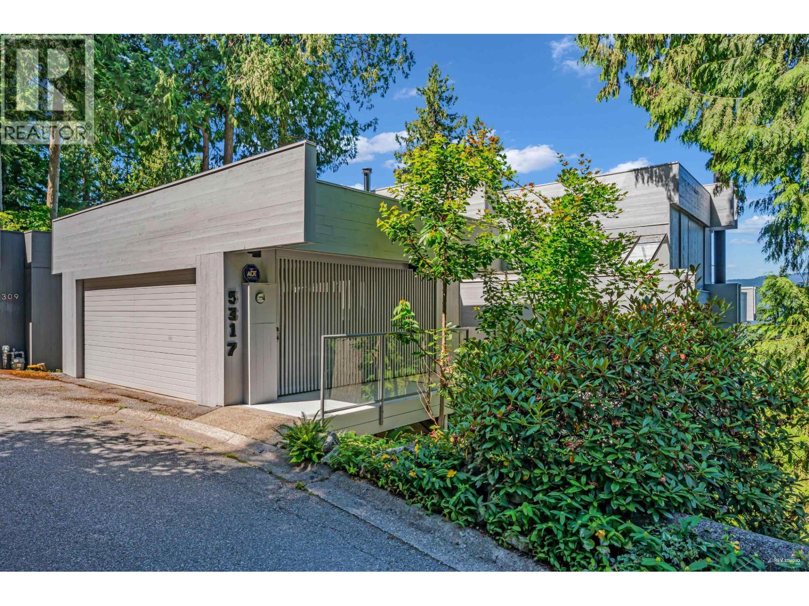 5317 Montiverdi Place, West Vancouver, British Columbia  V7W 2W8 - Photo 2 - R3163086