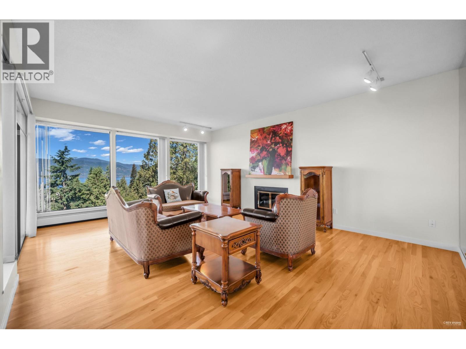 5317 Montiverdi Place, West Vancouver, British Columbia  V7W 2W8 - Photo 5 - R3163086