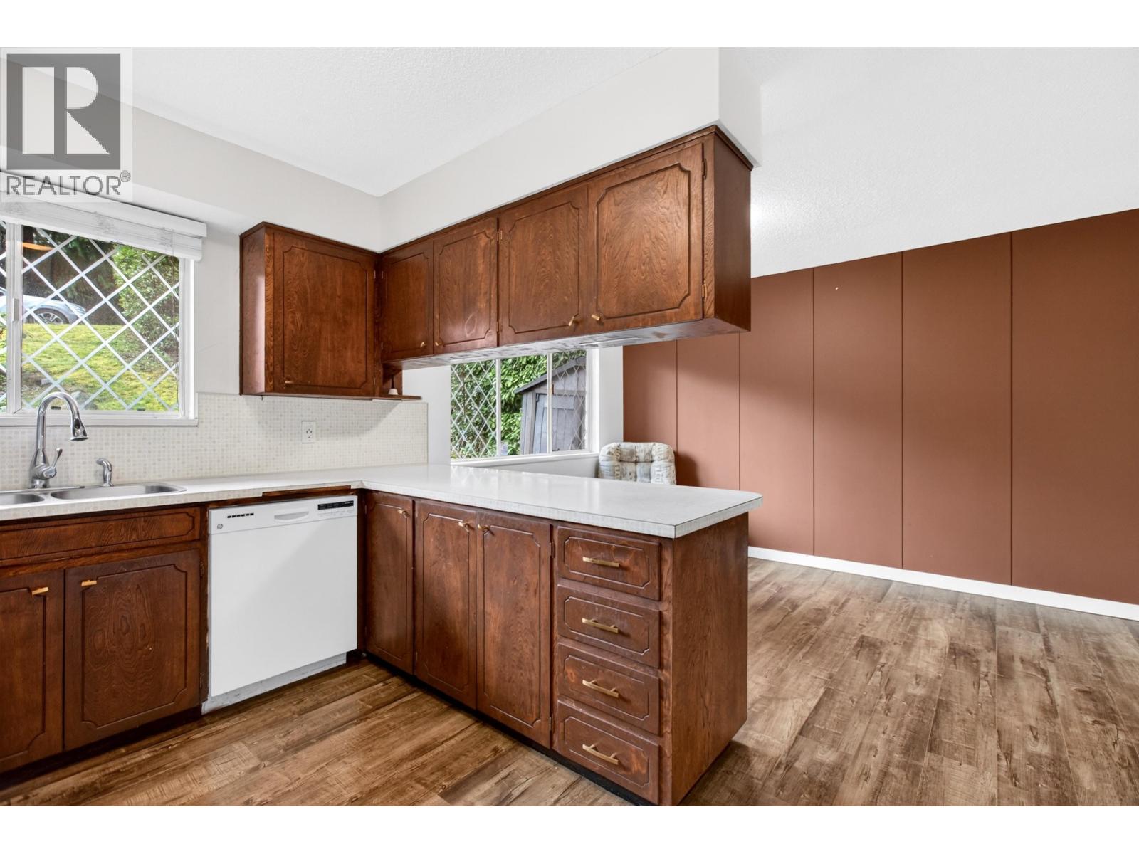 3362 Viewmount Drive, Port Moody, British Columbia  V3H 2L7 - Photo 3 - R3163098