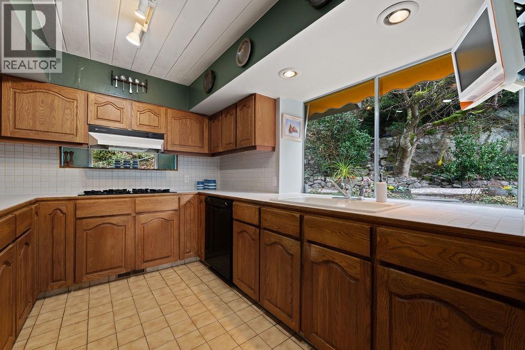 6035 Eagleridge Drive, West Vancouver, British Columbia  V7W 1W7 - Photo 16 - R3163130