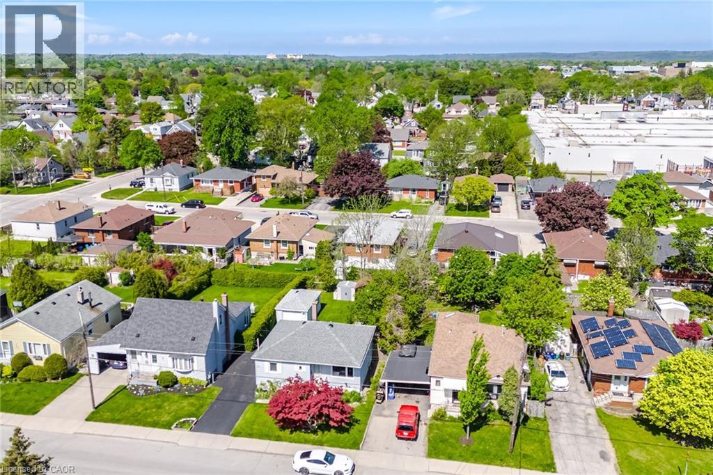 94 Clarendon Avenue, Hamilton, Ontario  L9A 3A3 - Photo 3 - 40860785