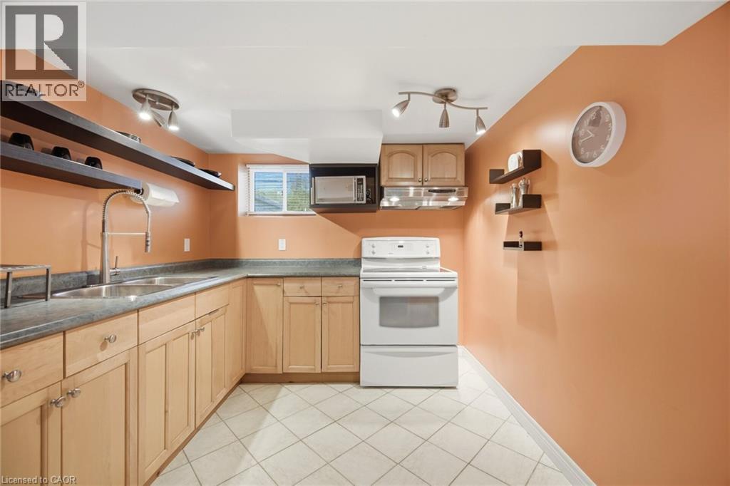 94 Clarendon Avenue, Hamilton, Ontario  L9A 3A3 - Photo 33 - 40860785