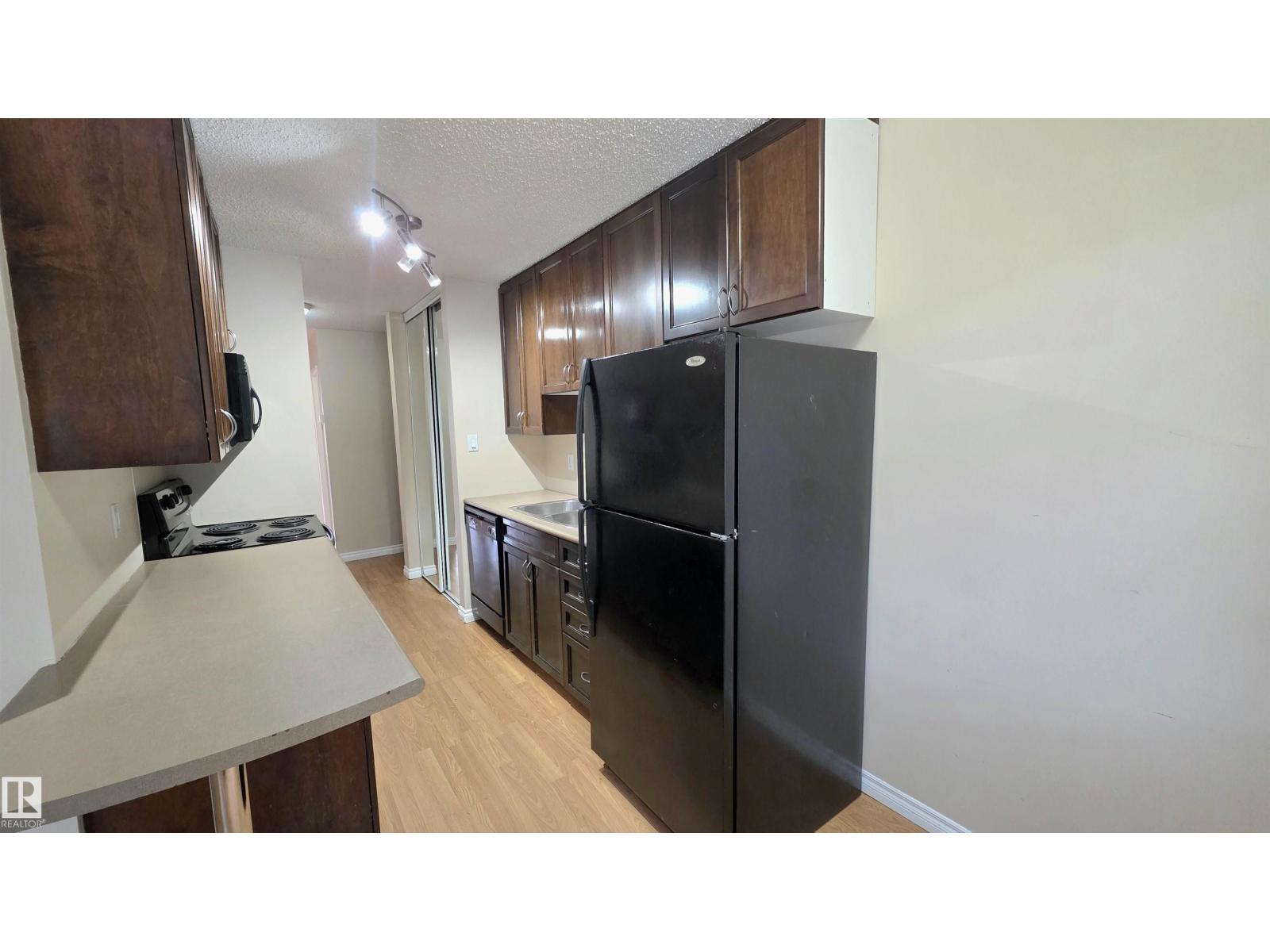 #207 10415 93 St NW NW, Edmonton, Alberta  T5X 1X5 - Photo 8 - E4501961