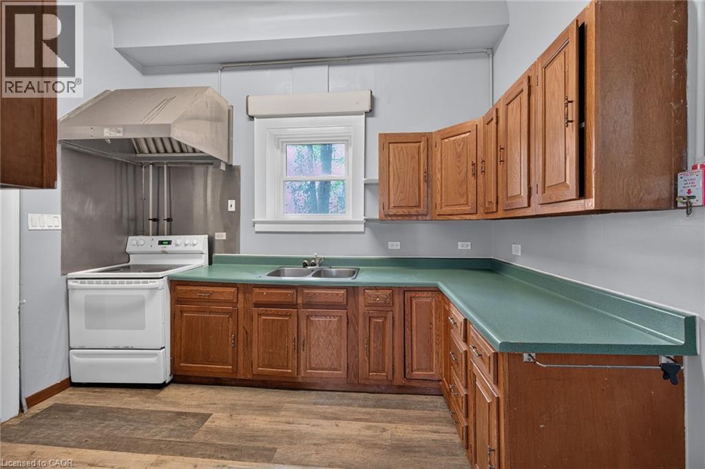 15 St David Street W, Thorold, Ontario  L2V 2L1 - Photo 16 - 40860249