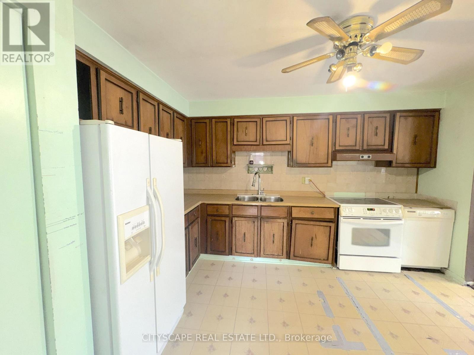 6087 Featherhead Crescent, Mississauga, Ontario  L5N 2B5 - Photo 8 - W13761168