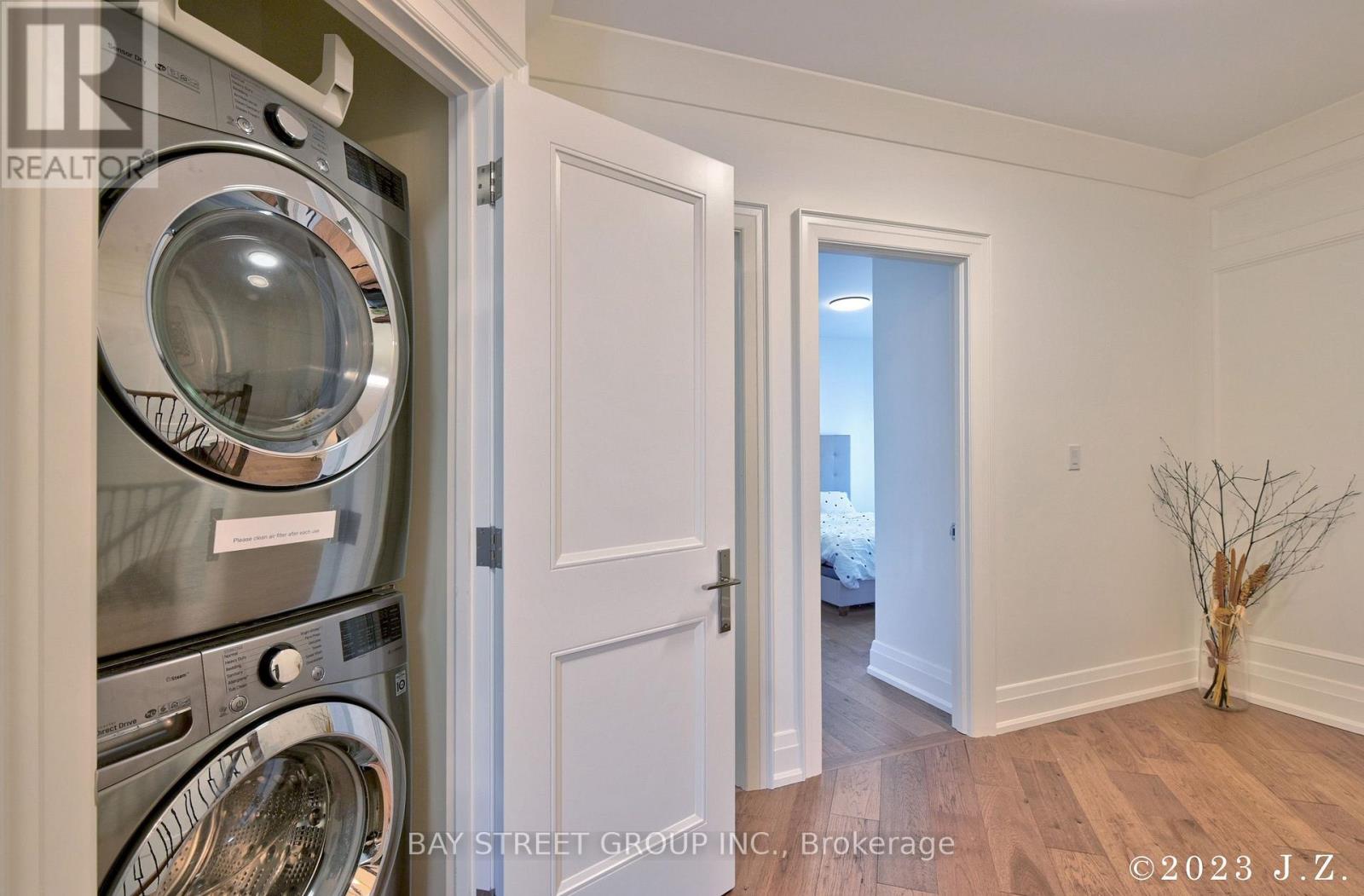 60 Emmett Avenue, Toronto, Ontario  M6M 2E6 - Photo 25 - W13761332