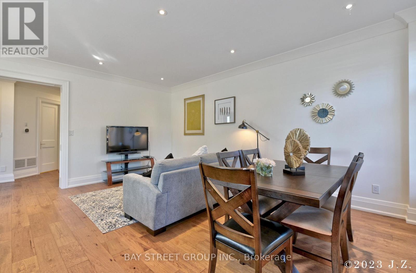 60 Emmett Avenue, Toronto, Ontario  M6M 2E6 - Photo 7 - W13761332