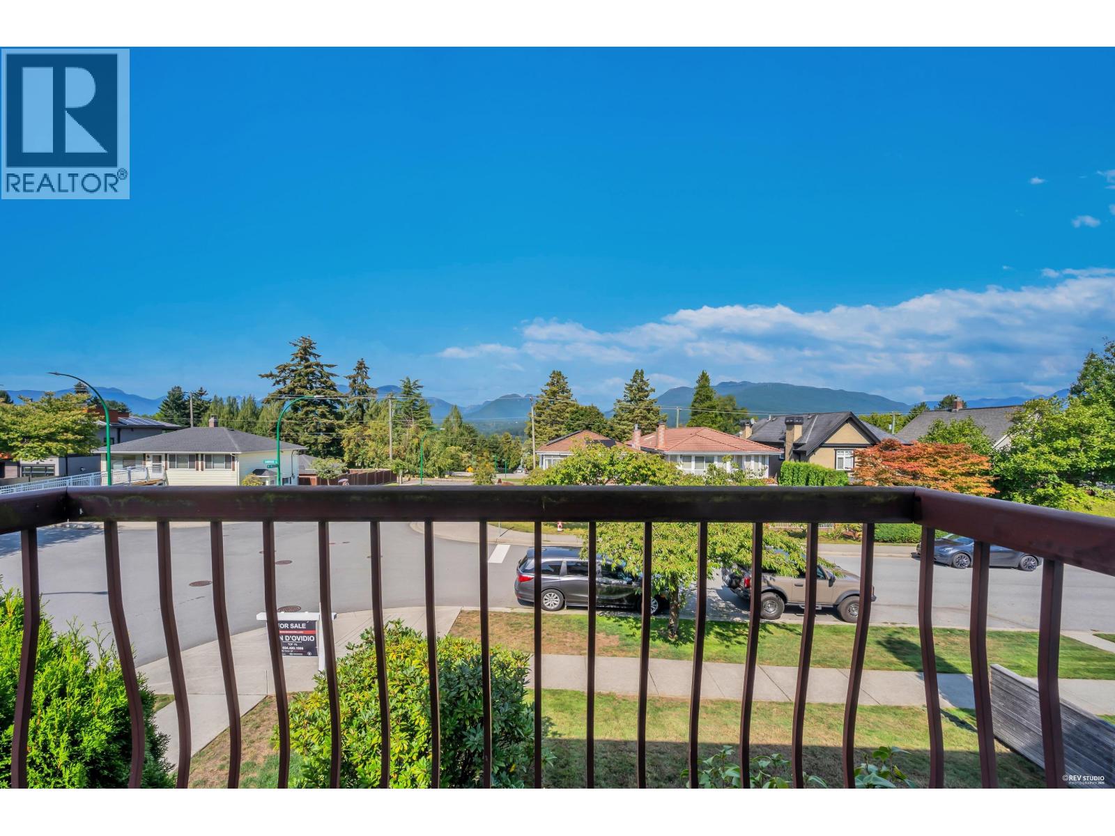 156 N Rosser Avenue, Burnaby, British Columbia  V5C 6C4 - Photo 11 - R3162963