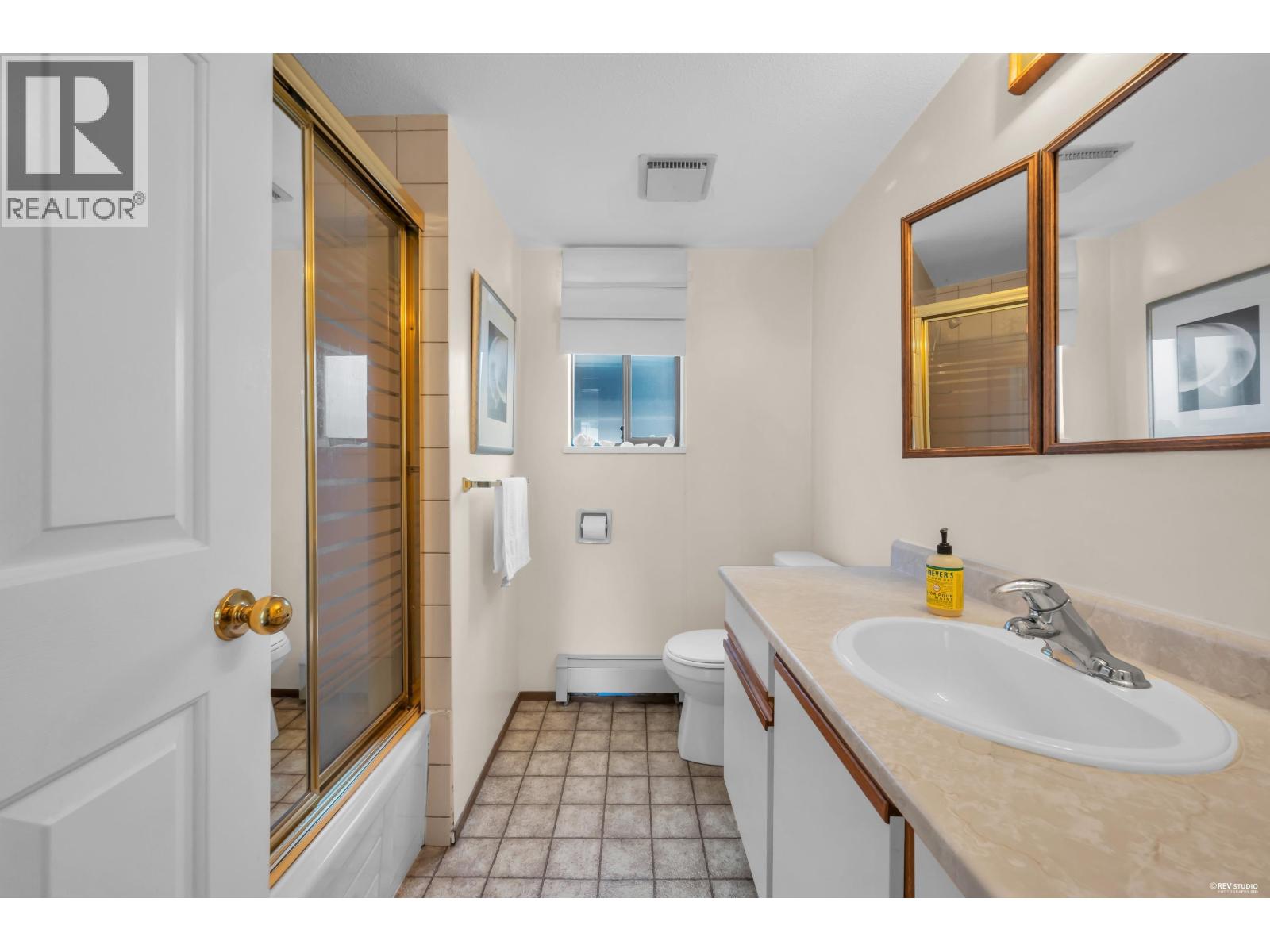 156 N Rosser Avenue, Burnaby, British Columbia  V5C 6C4 - Photo 16 - R3162963
