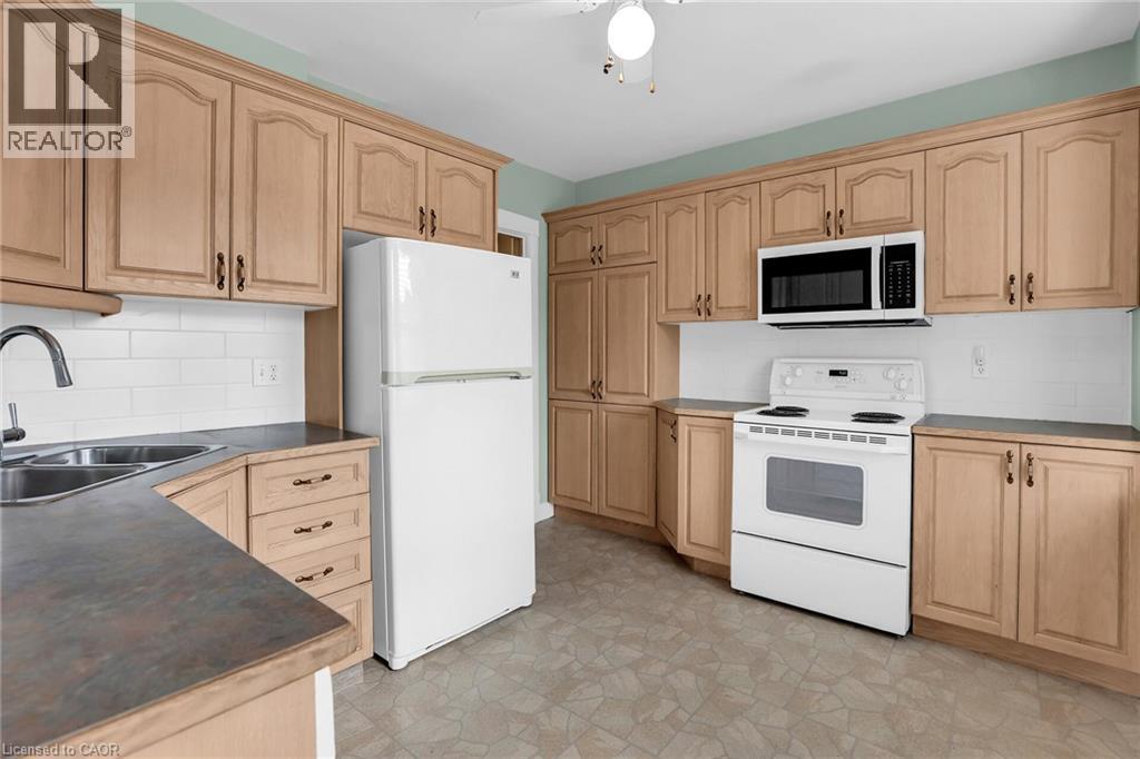 77 Main Street E, Grimsby, Ontario  L3M 1N5 - Photo 12 - 40861394