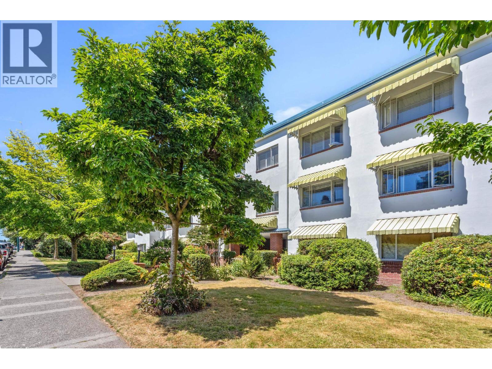 303 2469 Cornwall Avenue, Vancouver, British Columbia  V6K 1B9 - Photo 2 - R3162226