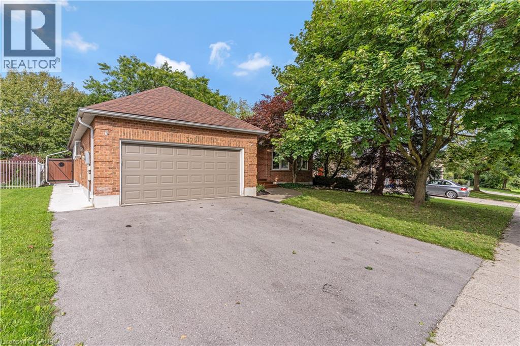 372 Gatestone Boulevard, Waterloo, Ontario  N2T 2J6 - Photo 2 - 40861640