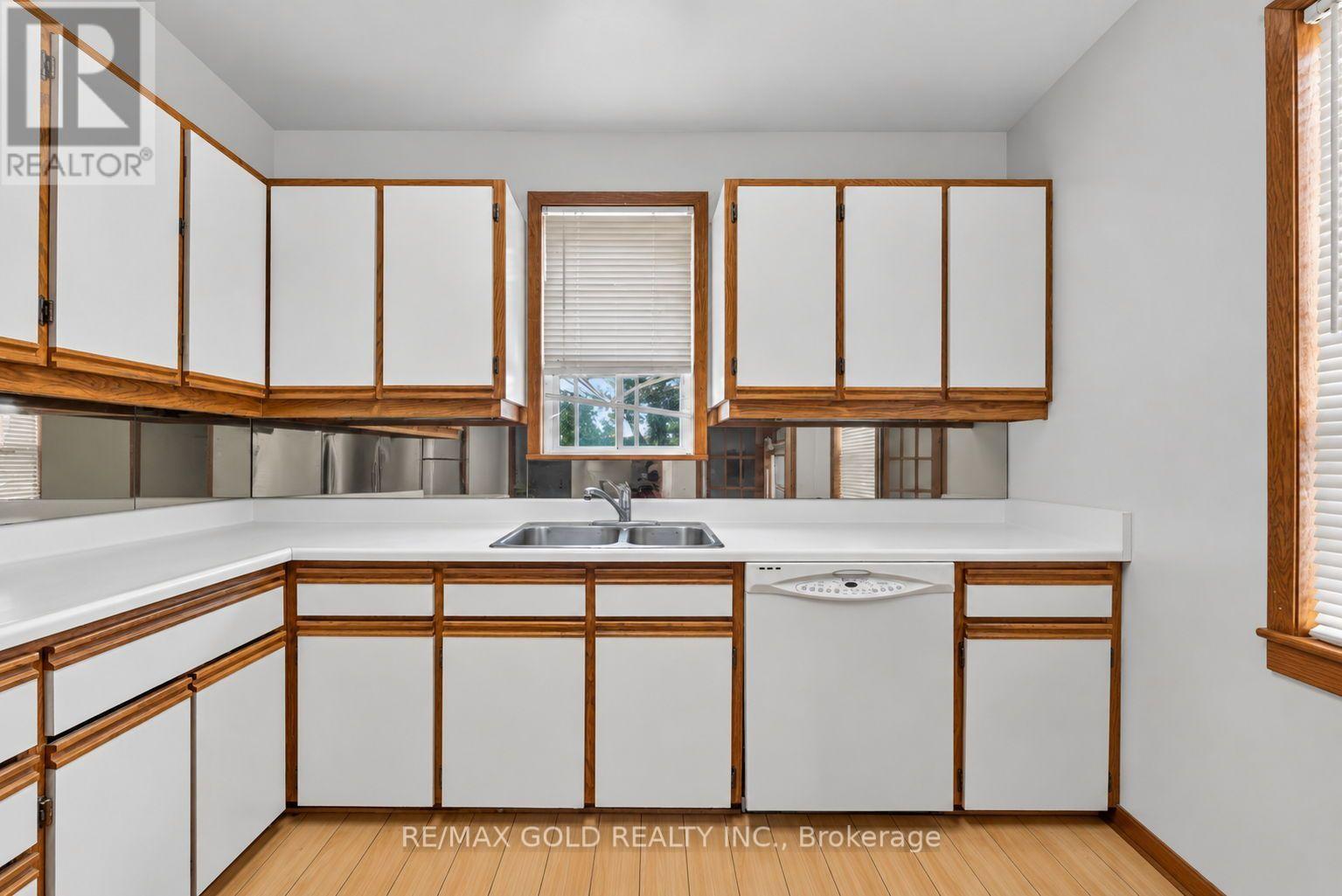 15 Beverley Street, Mississauga, Ontario  L4T 1E9 - Photo 16 - W13757562
