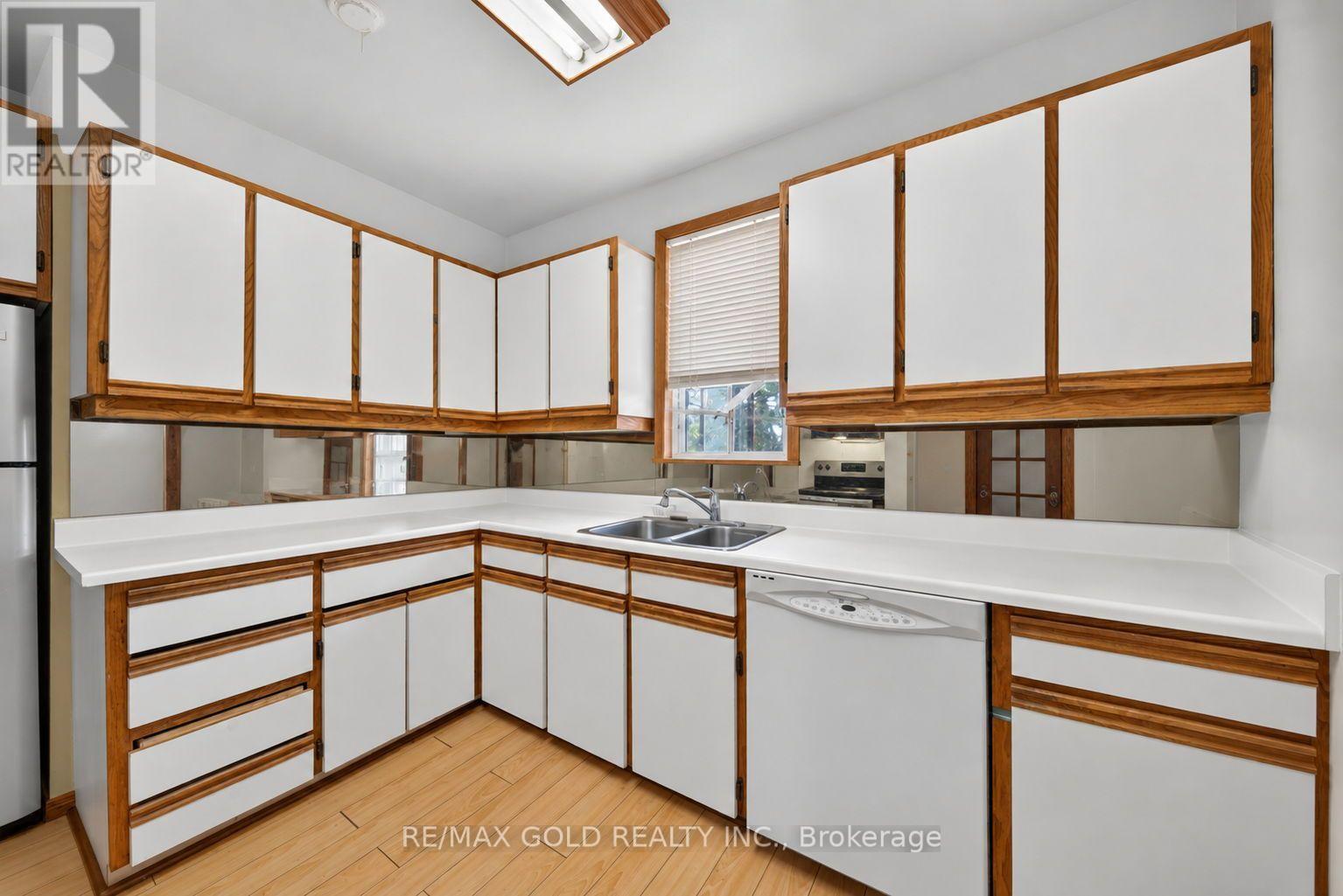15 Beverley Street, Mississauga, Ontario  L4T 1E9 - Photo 20 - W13757562