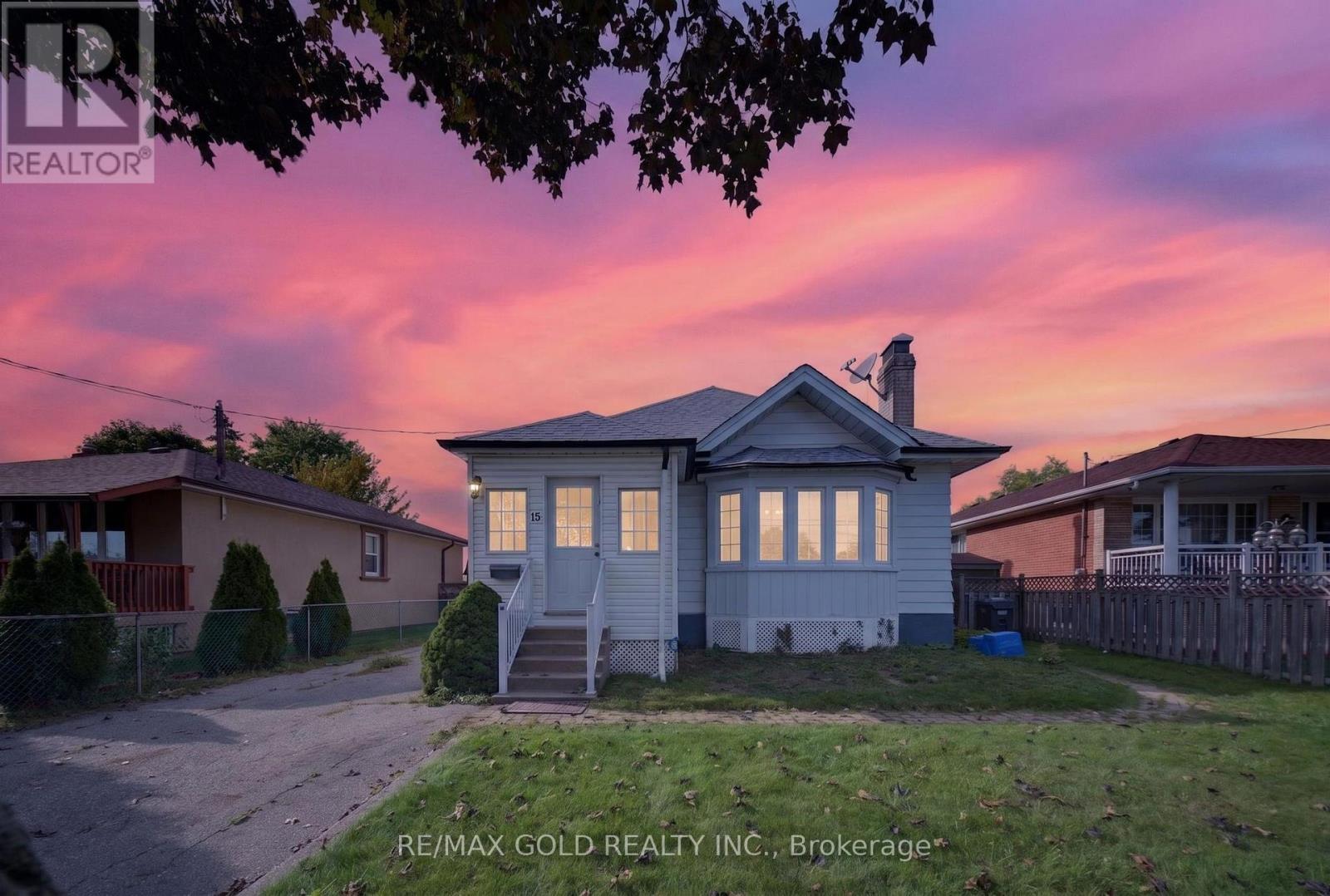15 BEVERLEY STREET, Mississauga, Ontario