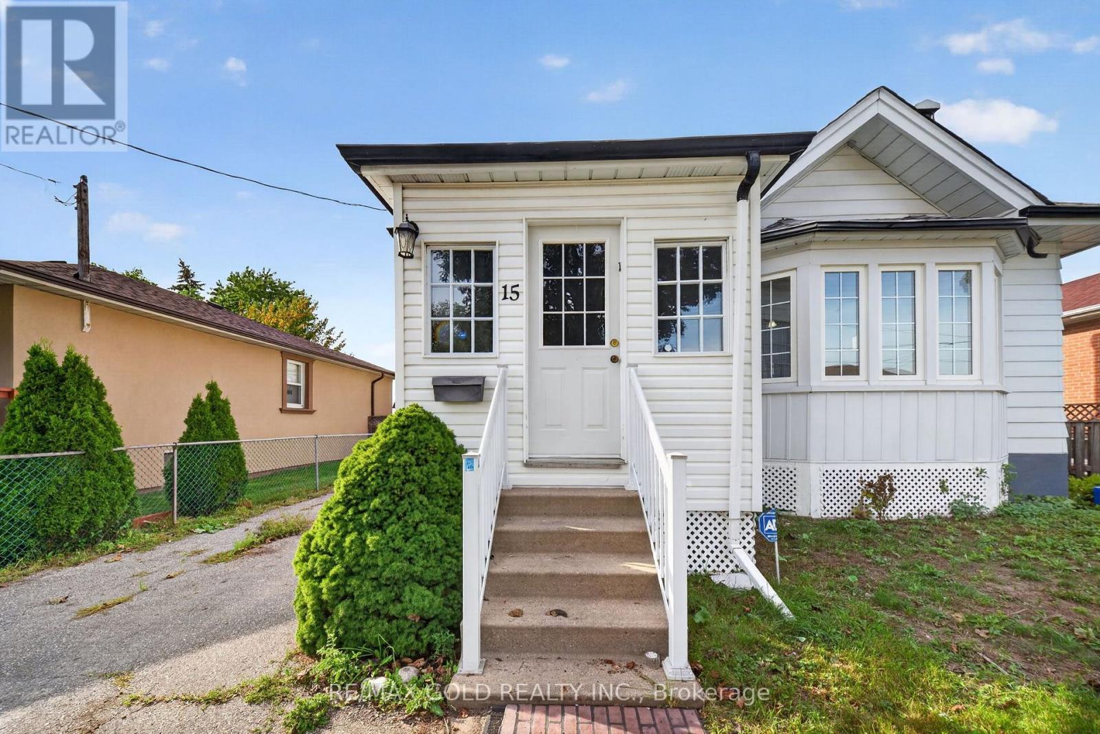 15 Beverley Street, Mississauga, Ontario  L4T 1E9 - Photo 5 - W13757562
