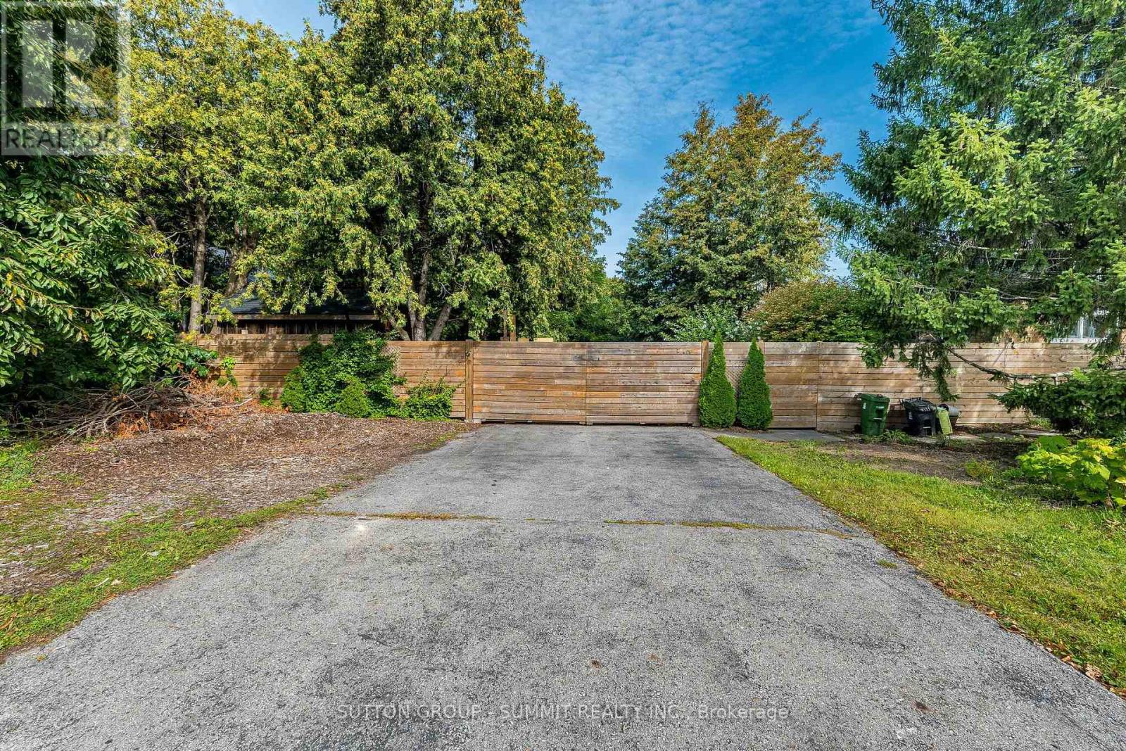 32 Ellis Avenue, Toronto, Ontario  M6S 2X1 - Photo 7 - W13760114