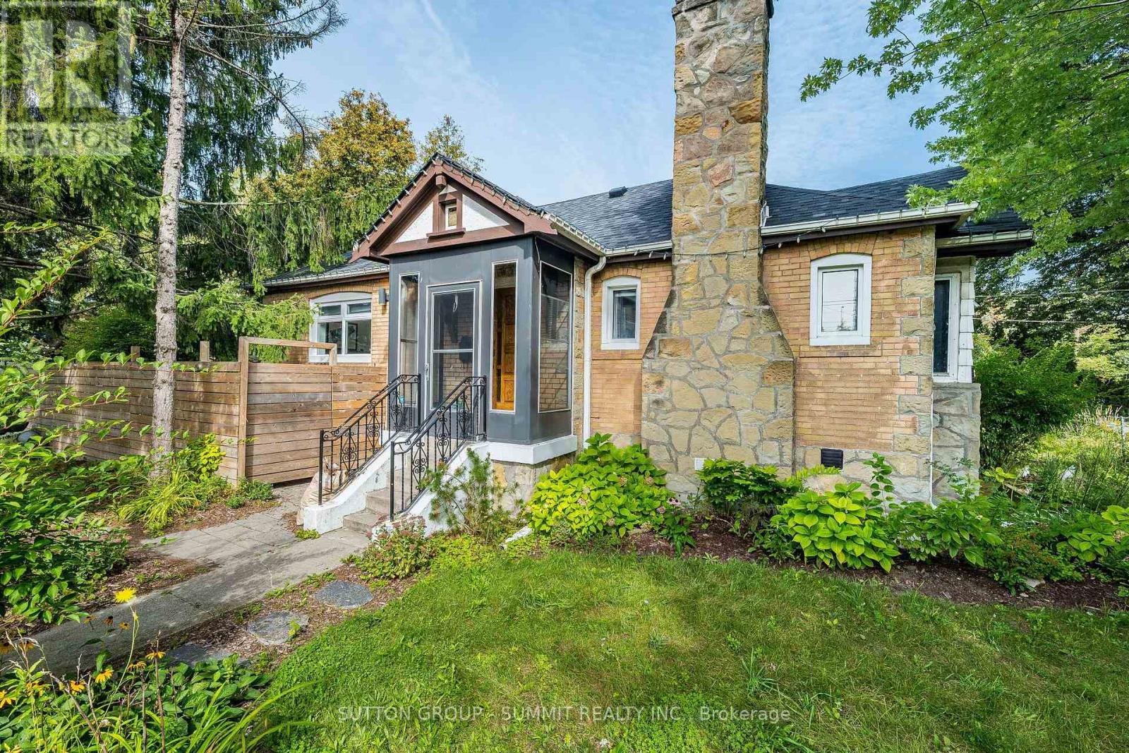 32 ELLIS AVENUE, Toronto, Ontario