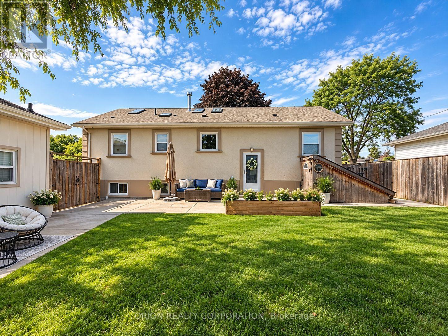 1267 Fisher Avenue, Burlington, Ontario  L7P 2L5 - Photo 2 - W13761146