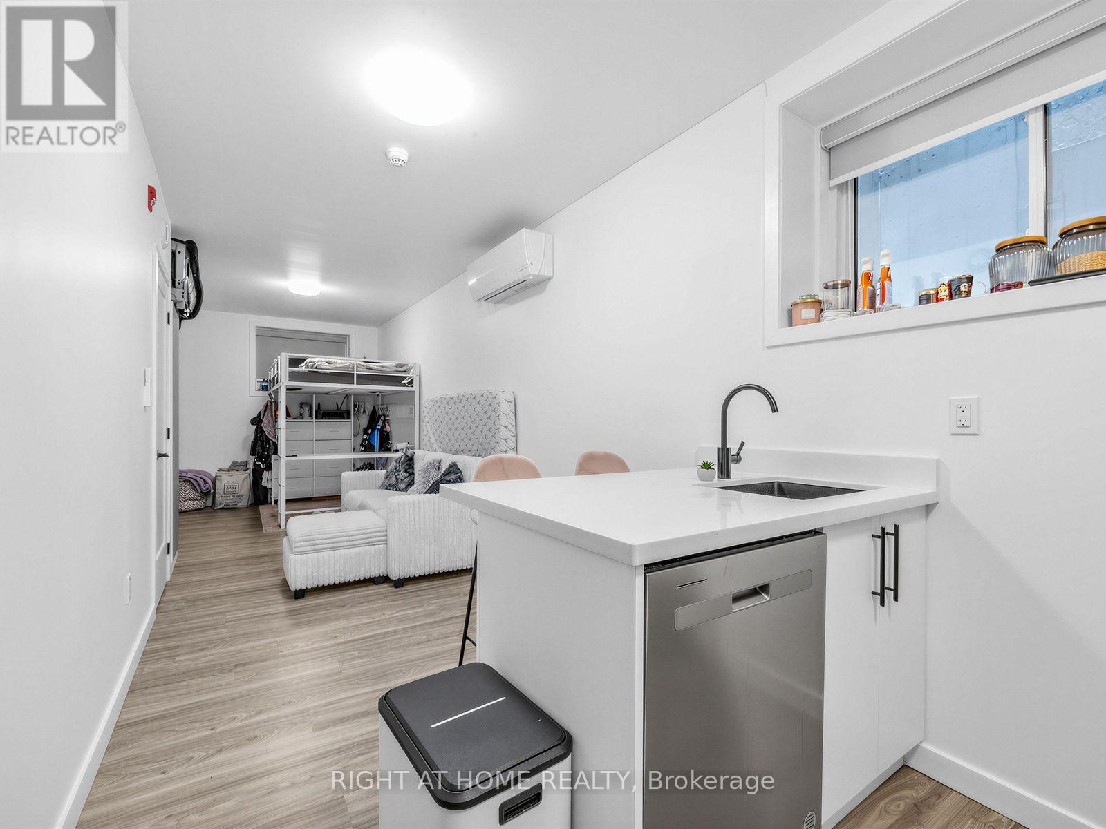 1 - 148 Glenlake Avenue, Toronto, Ontario  M6P 1E7 - Photo 10 - W13758592