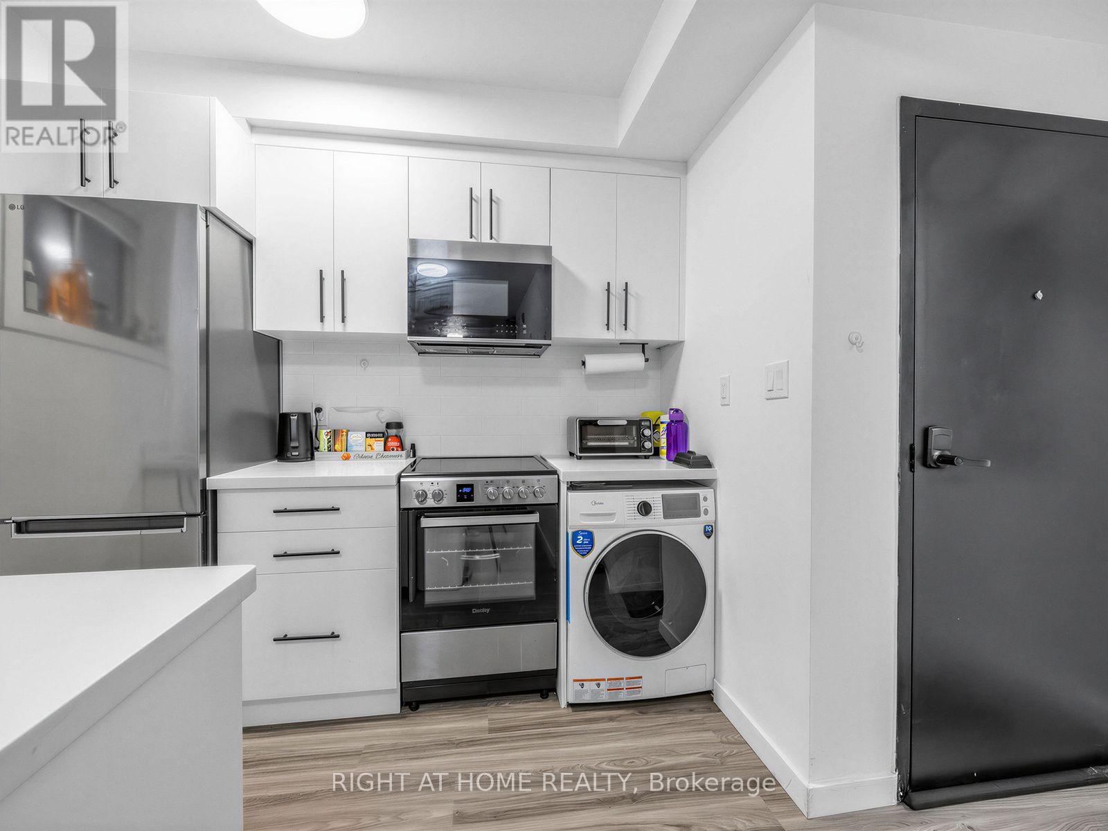 1 - 148 Glenlake Avenue, Toronto, Ontario  M6P 1E7 - Photo 2 - W13758592