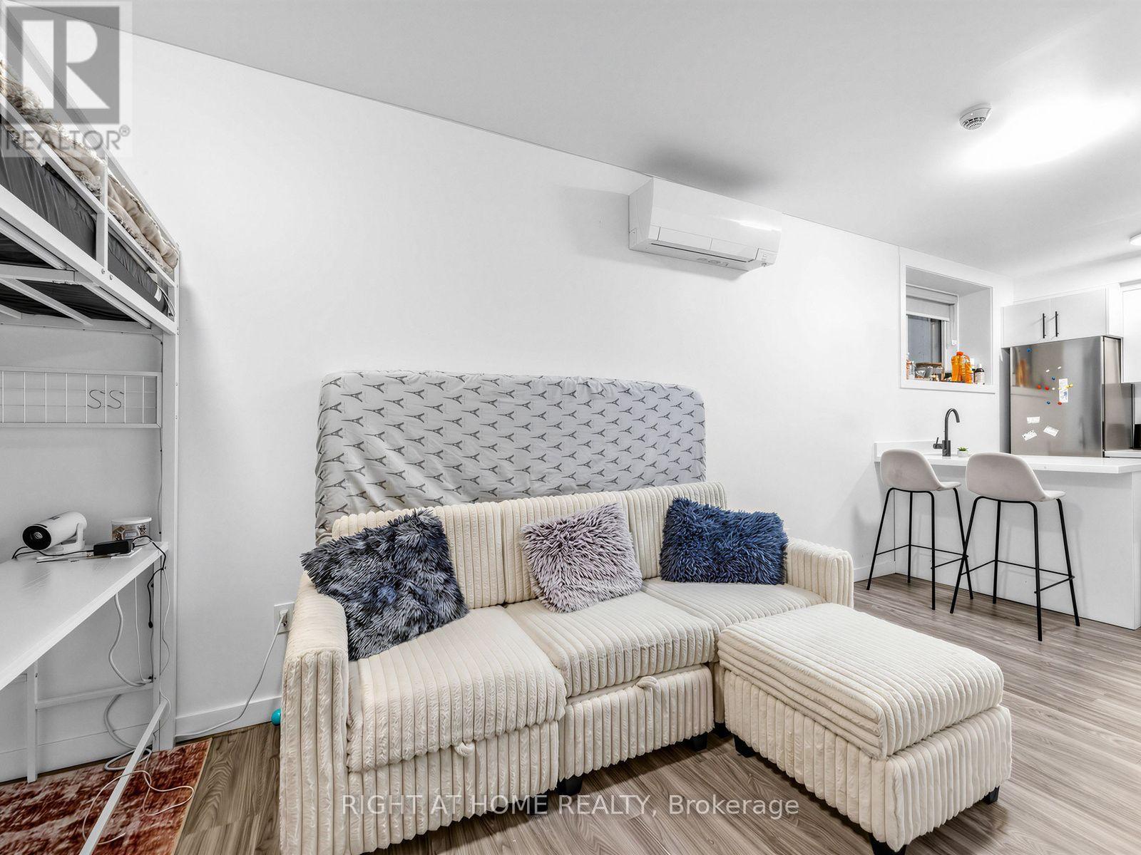 1 - 148 Glenlake Avenue, Toronto, Ontario  M6P 1E7 - Photo 11 - W13758592