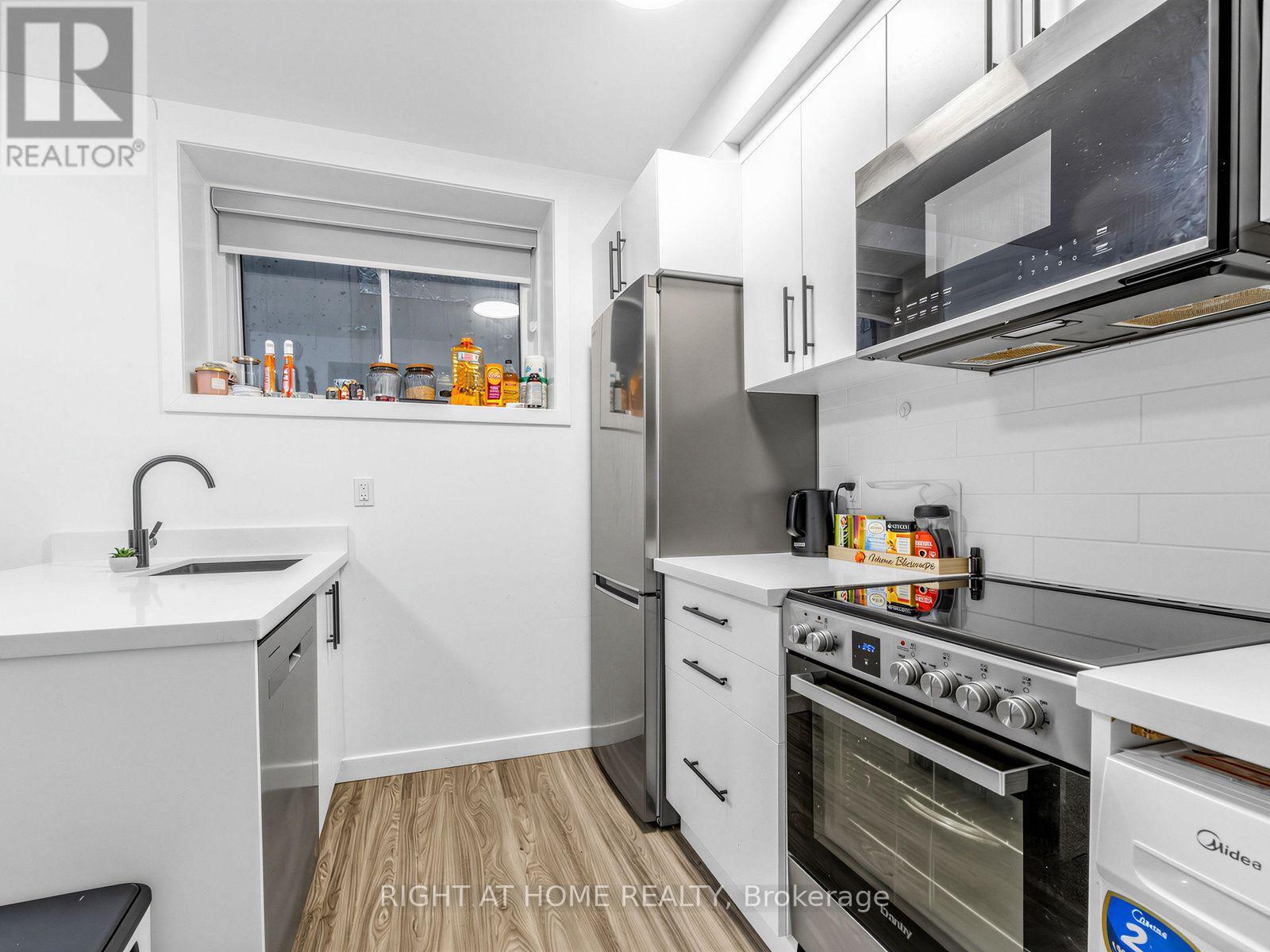 1 - 148 Glenlake Avenue, Toronto, Ontario  M6P 1E7 - Photo 8 - W13758592