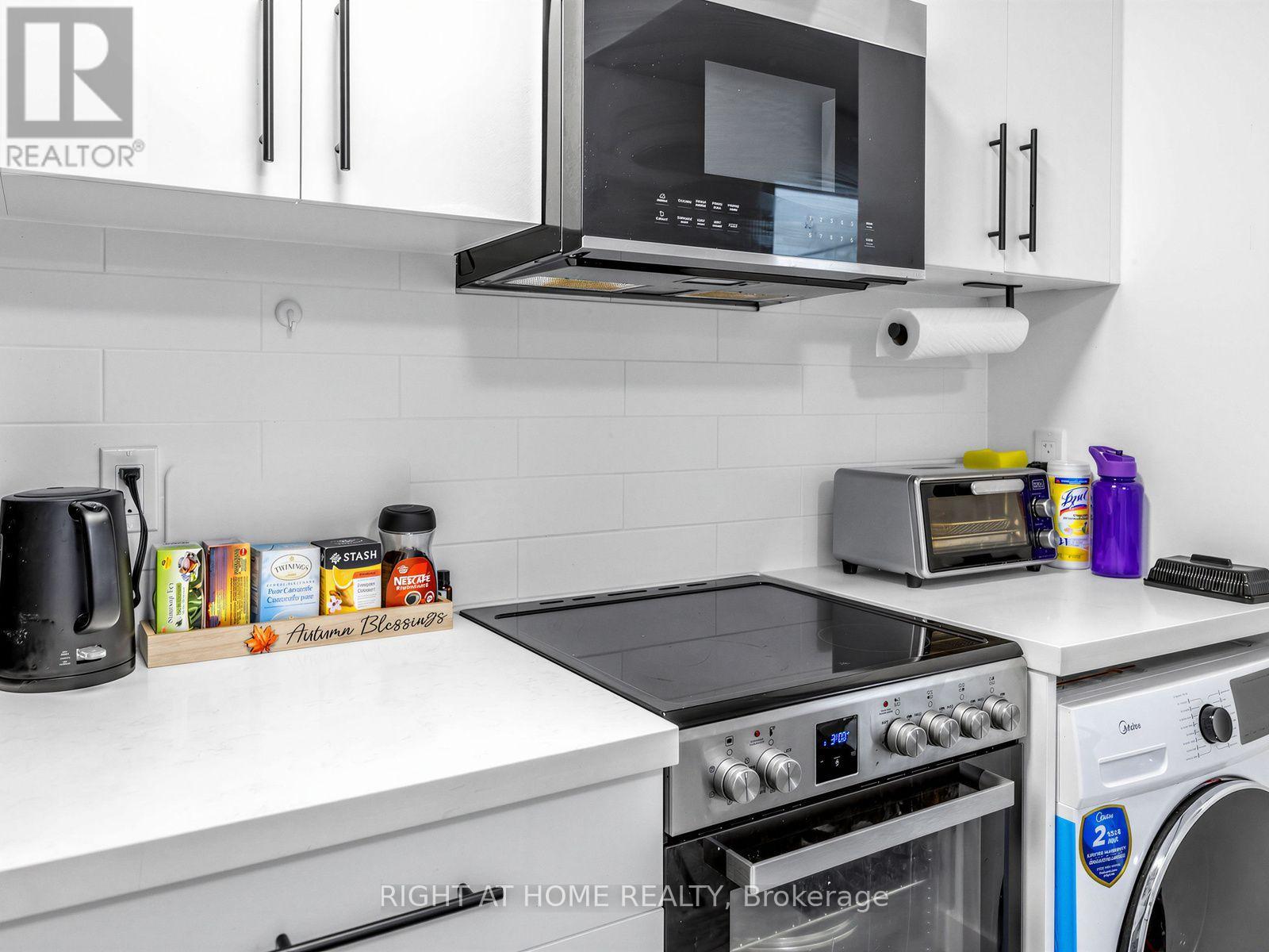 1 - 148 Glenlake Avenue, Toronto, Ontario  M6P 1E7 - Photo 6 - W13758592