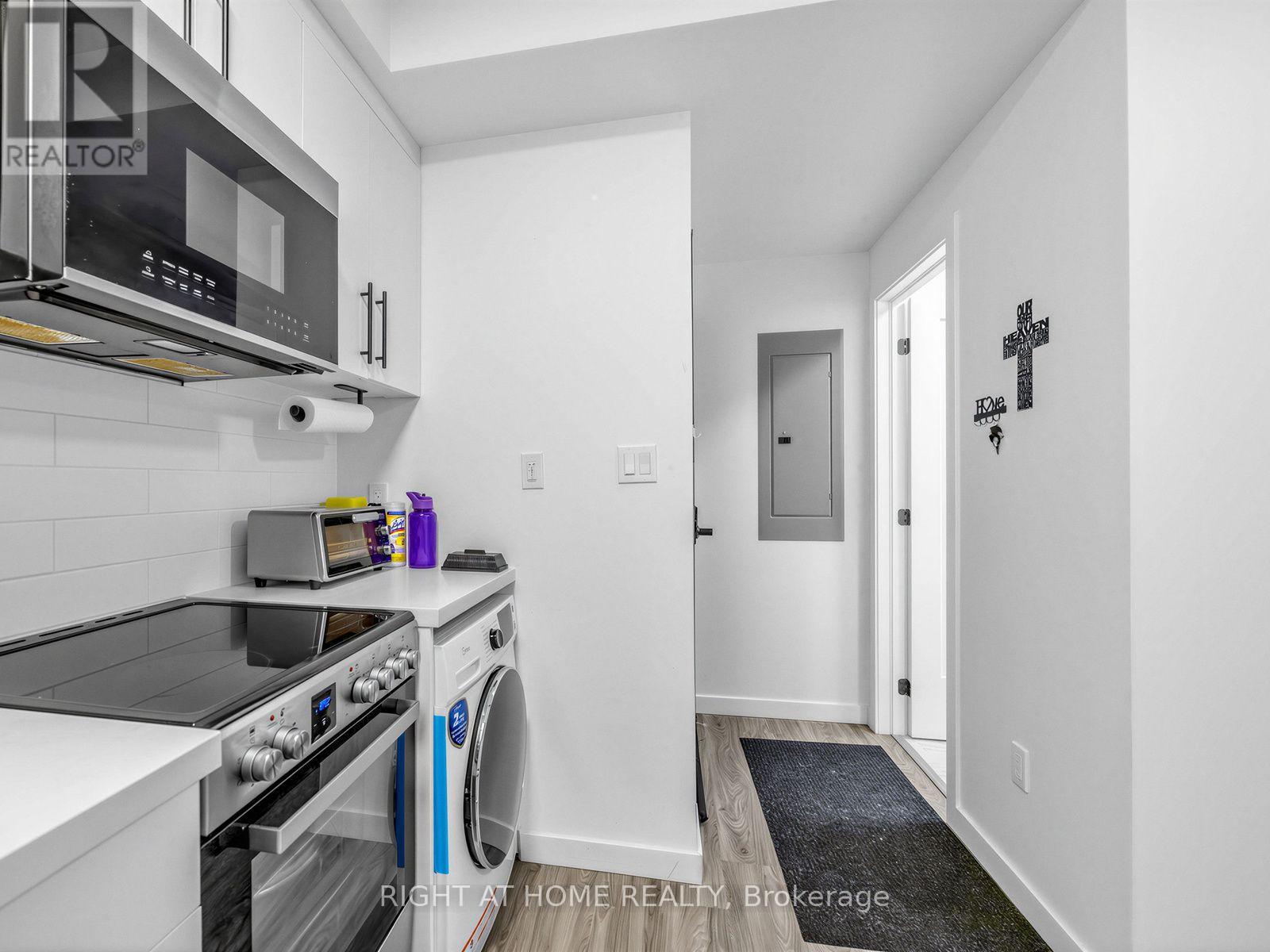 1 - 148 Glenlake Avenue, Toronto, Ontario  M6P 1E7 - Photo 4 - W13758592